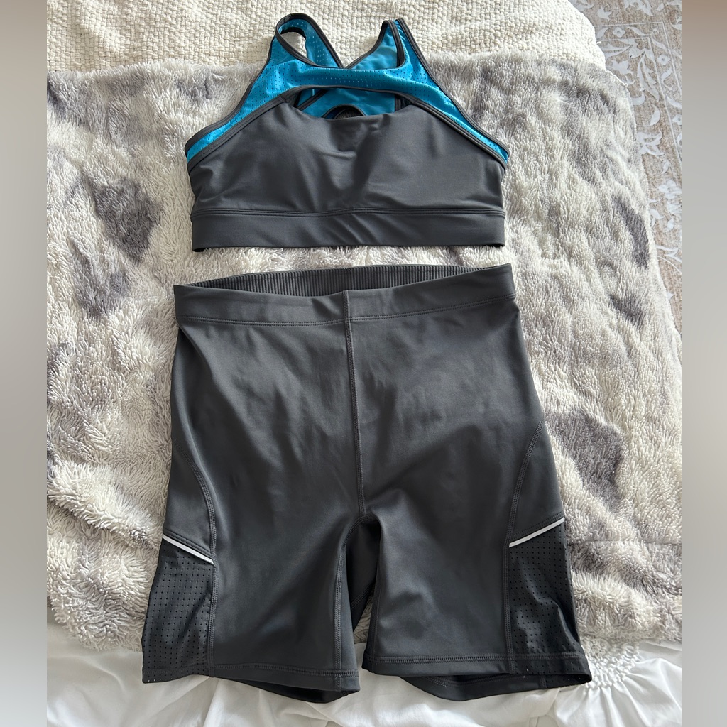 Fabletics 2 Piece Set